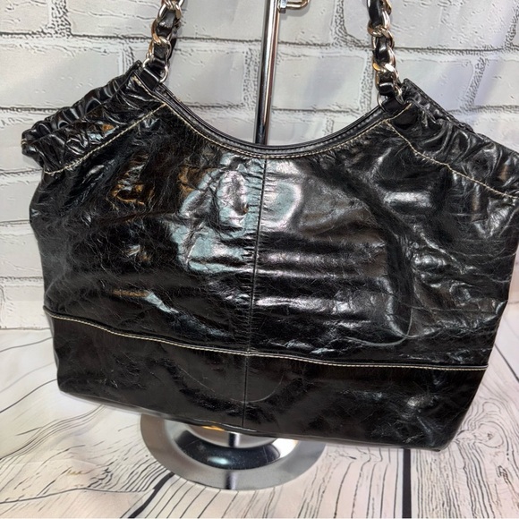AK Anne Klein Women’s Black Distressed Leather Shoulder Bag - Picture 4 of 9